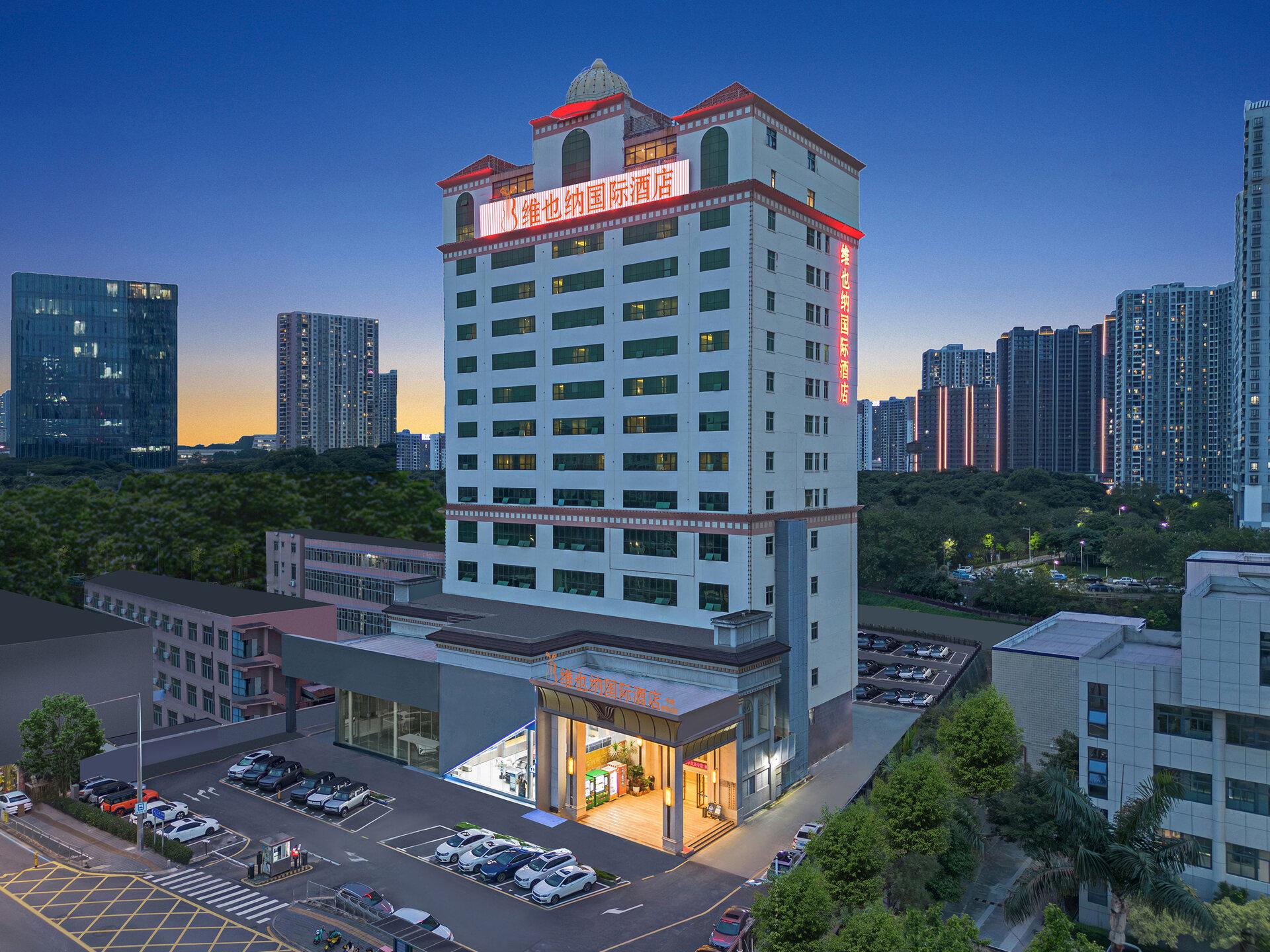 Vienna International Hotel (Shenzhen Pinghu Metro Station) 4/34