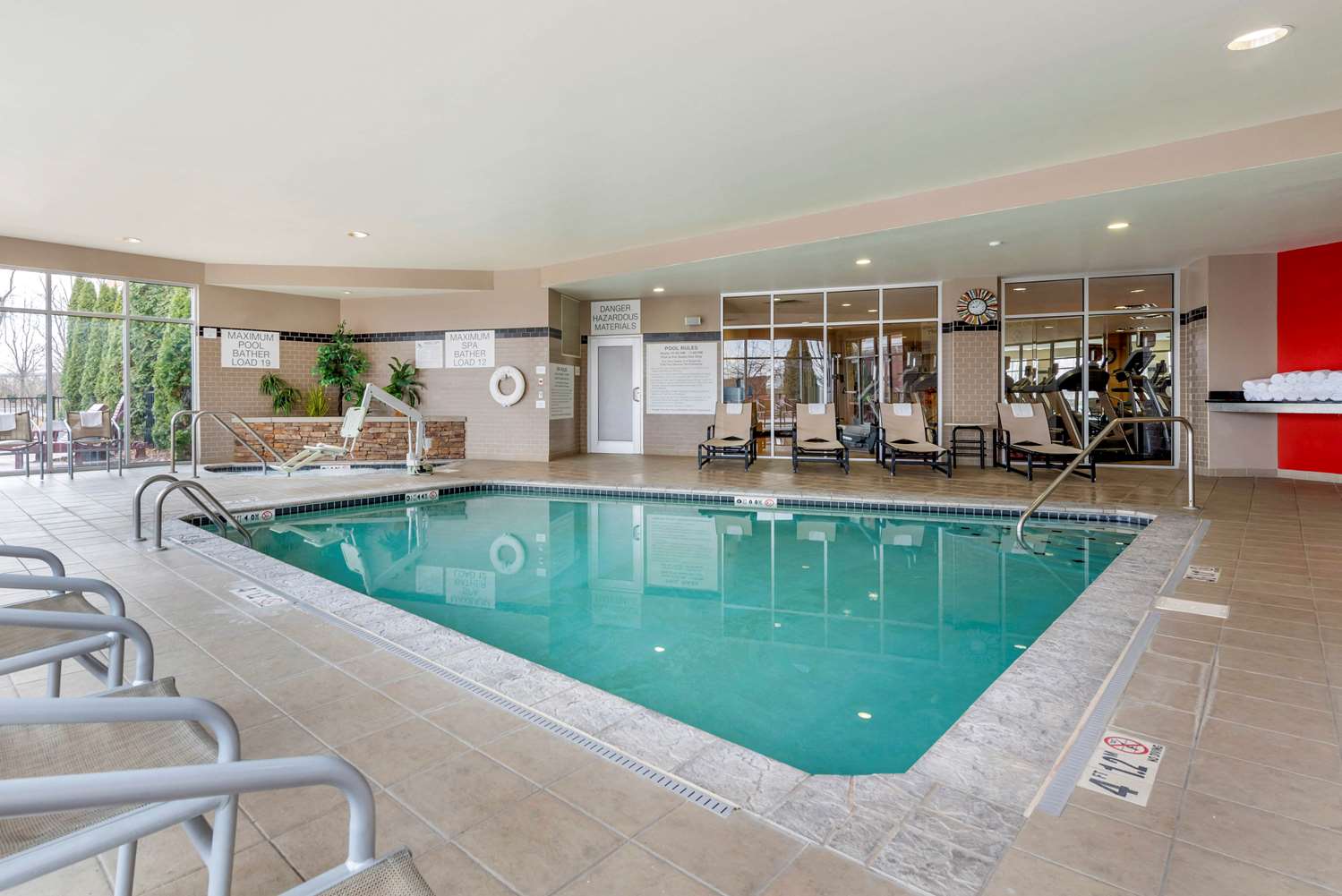 Wyndham Noblesville 24/24