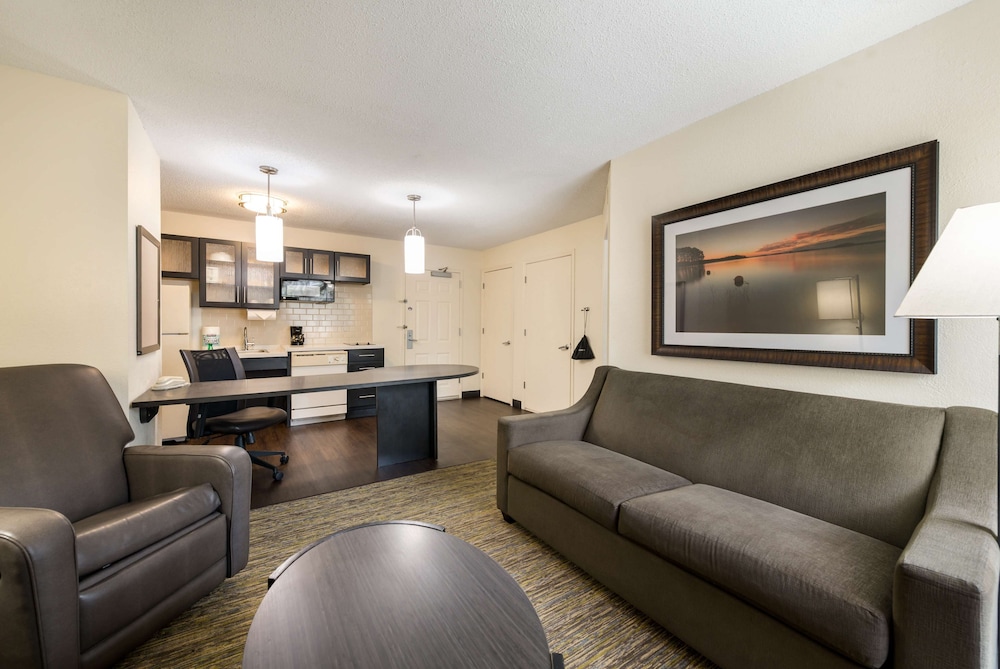 Sonesta Simply Suites Hampton 28/47