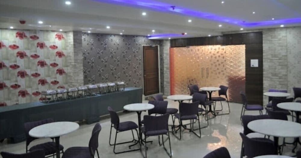 Hotel Eastern Plaza 40/52