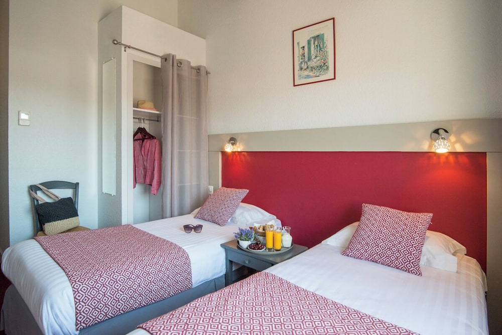 Hotel du Forum 4/50