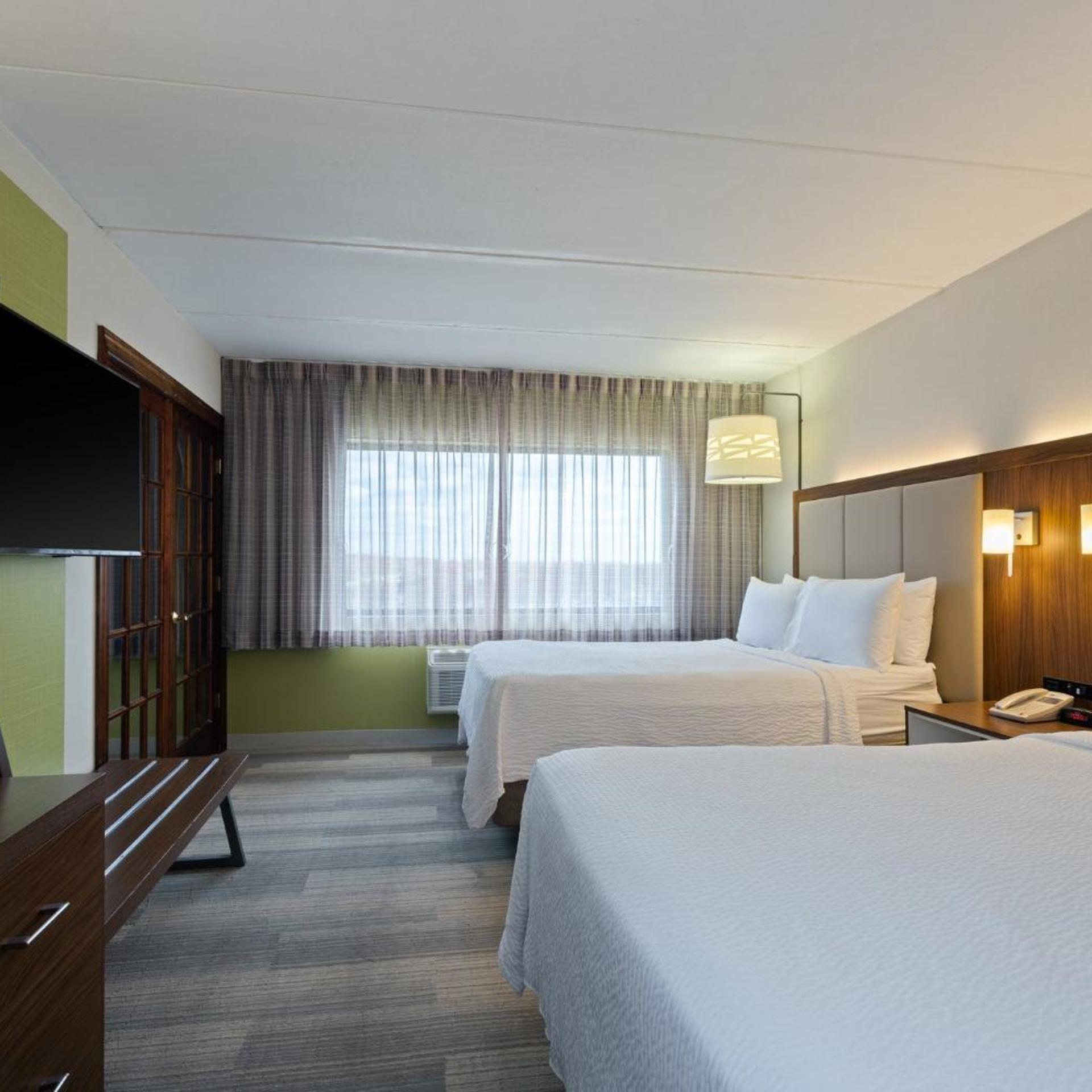 Feature, Suite