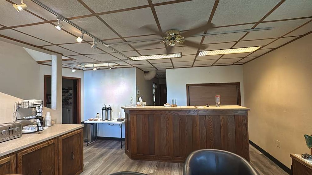 Sundowner Inn Forsyth I 94 8/62