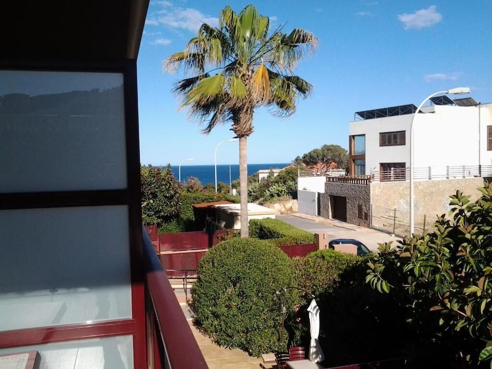 El Faro Aparthotel 30/36