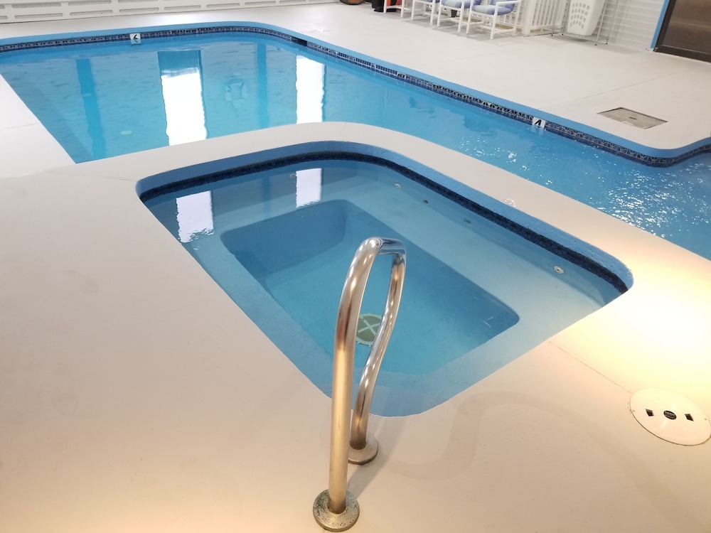 Hampton Village Resort 36/54