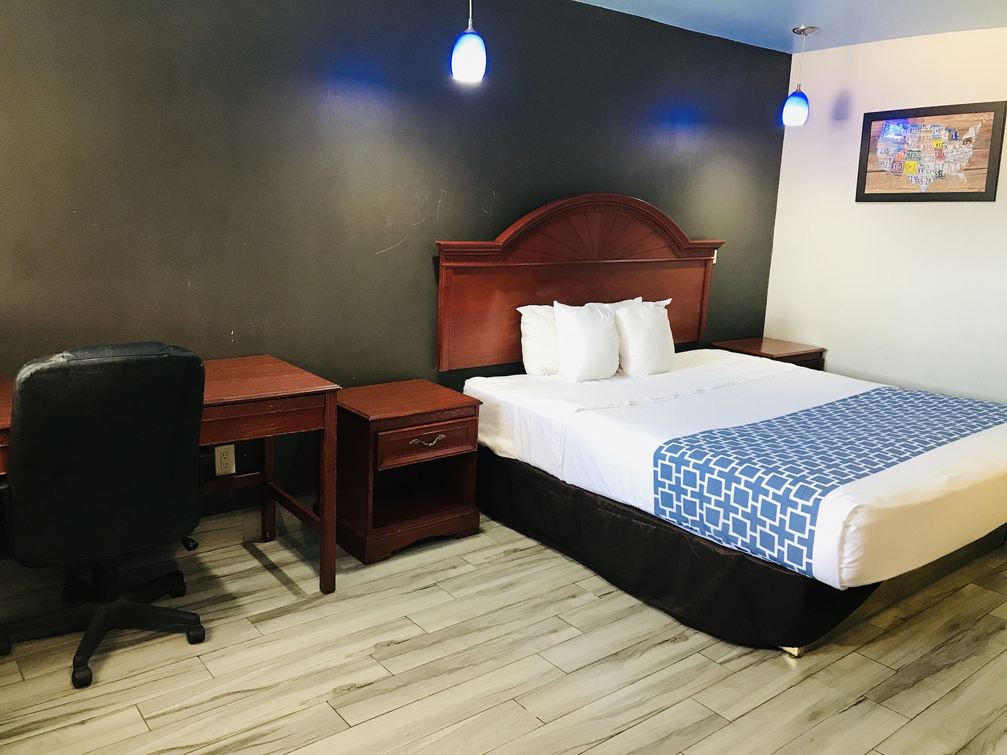 STANDARD, KING BED