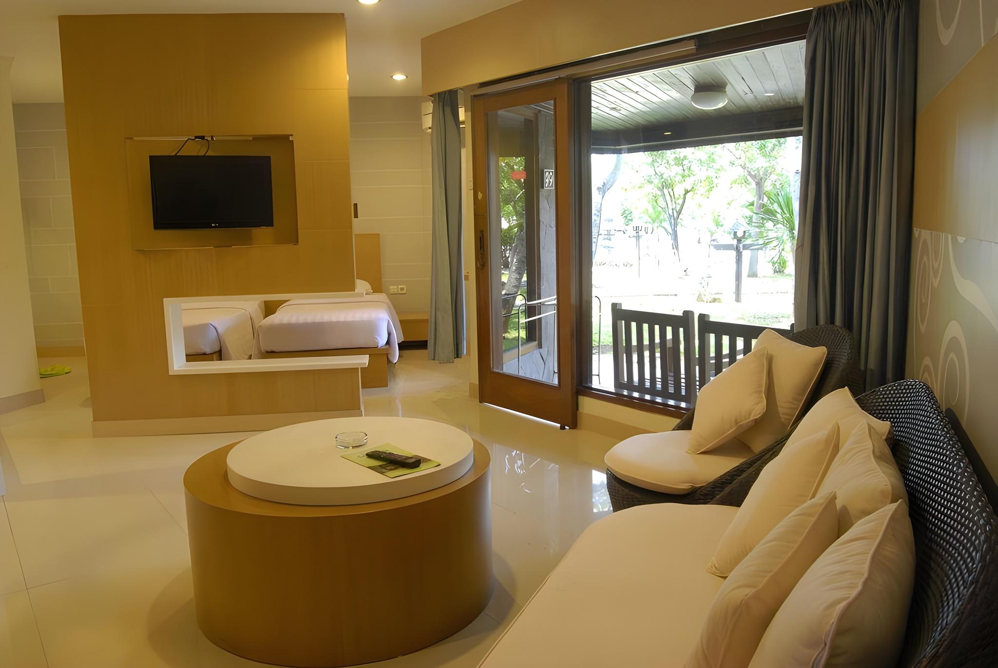 DELUXE, SUITE, HIGH FLOOR