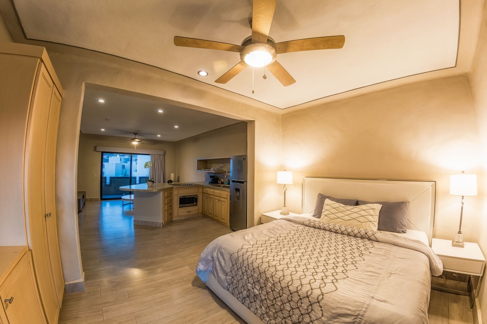 Deluxe, Ocean View