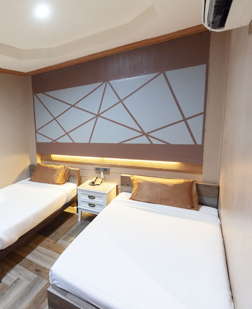 Golden House Hotel Sakaeo 16/50