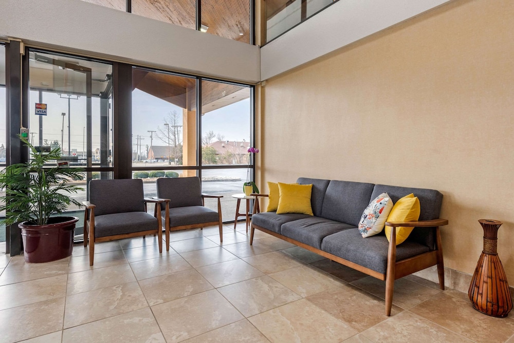 1734 West Hotel 20/32