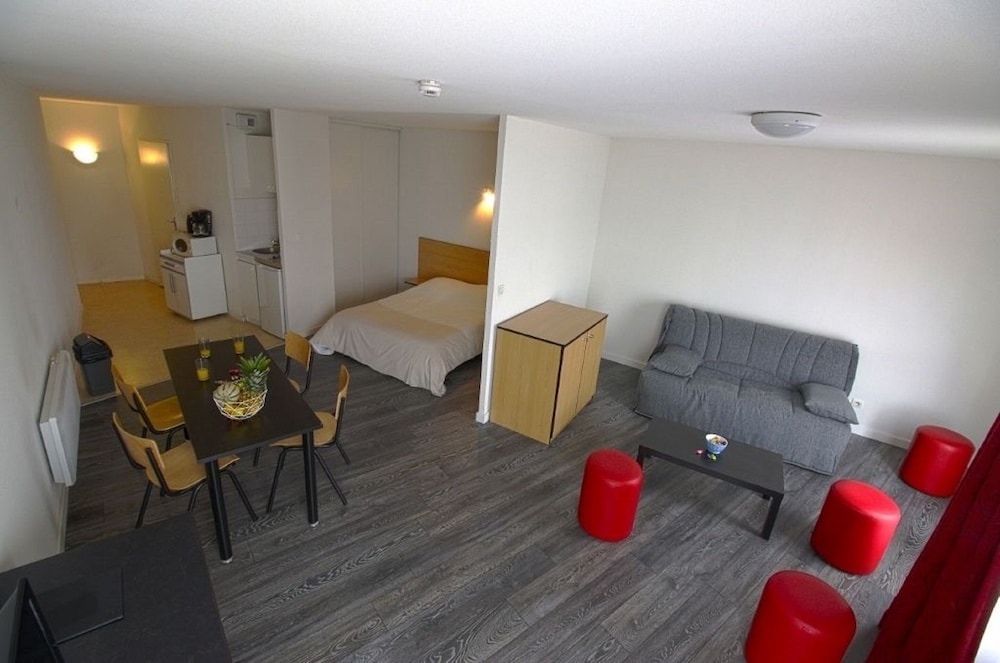 KOSY Appart'Hotels - La Maison Des Chercheurs 29/43