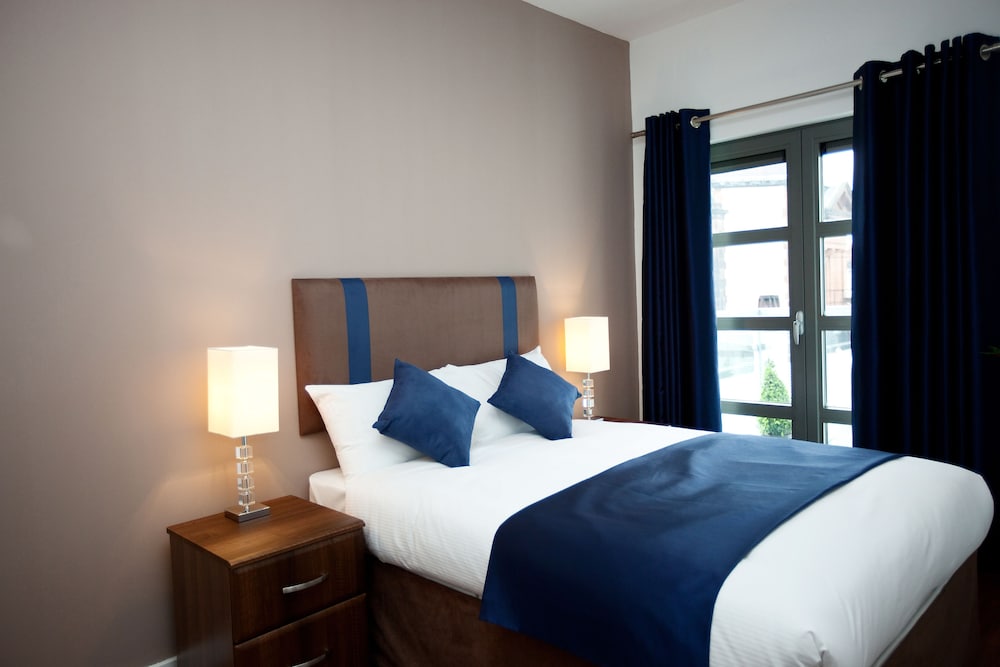 2 BEDROOMS, DELUXE, APARTMENT