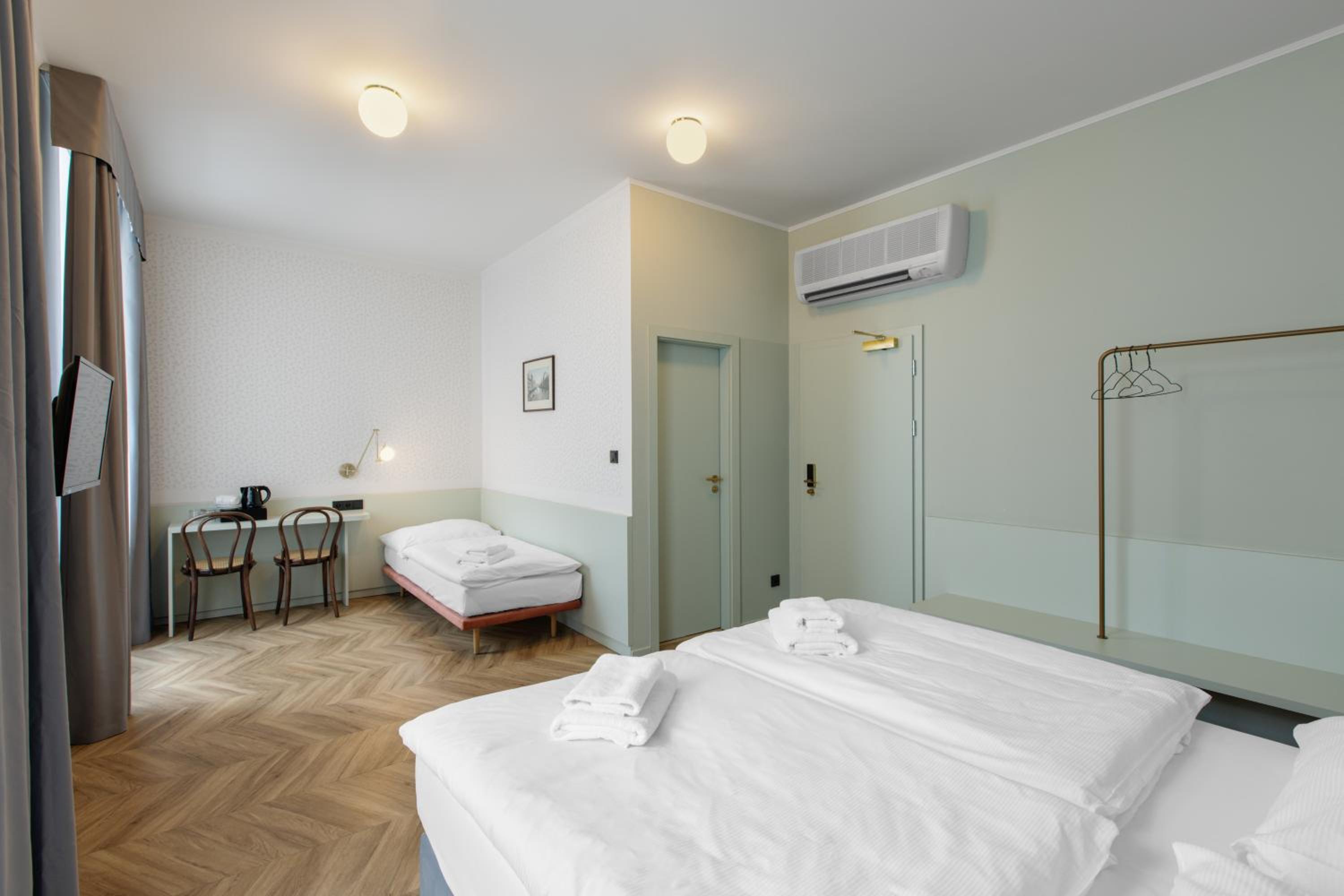 غرفة سوبيريور ثلاثية بسرير فردي، Beranek Hotel 3/9