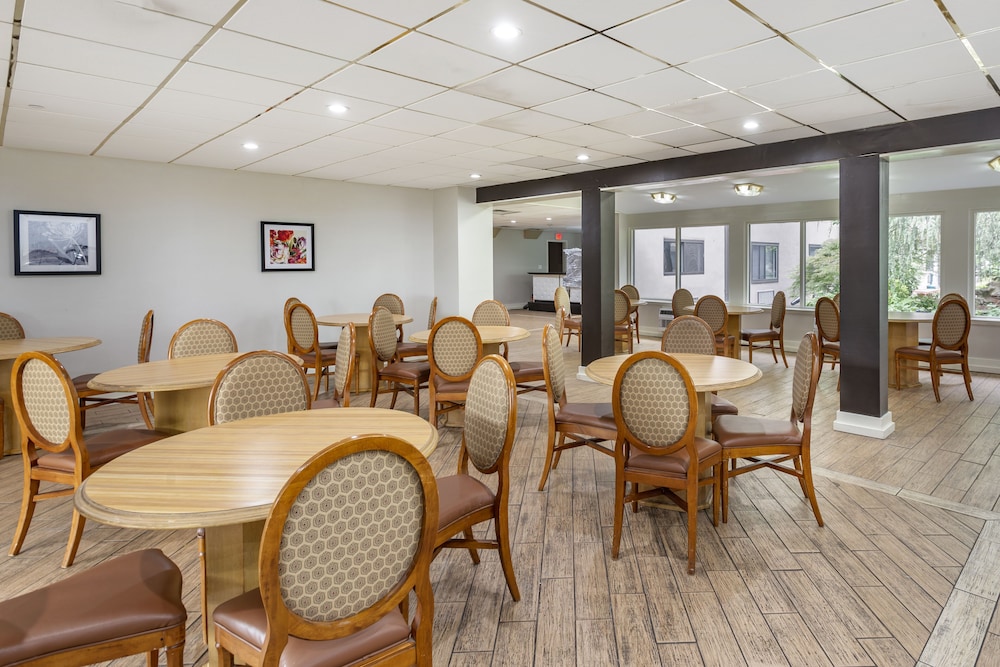 Somerset Lofts, NJ 33/52
