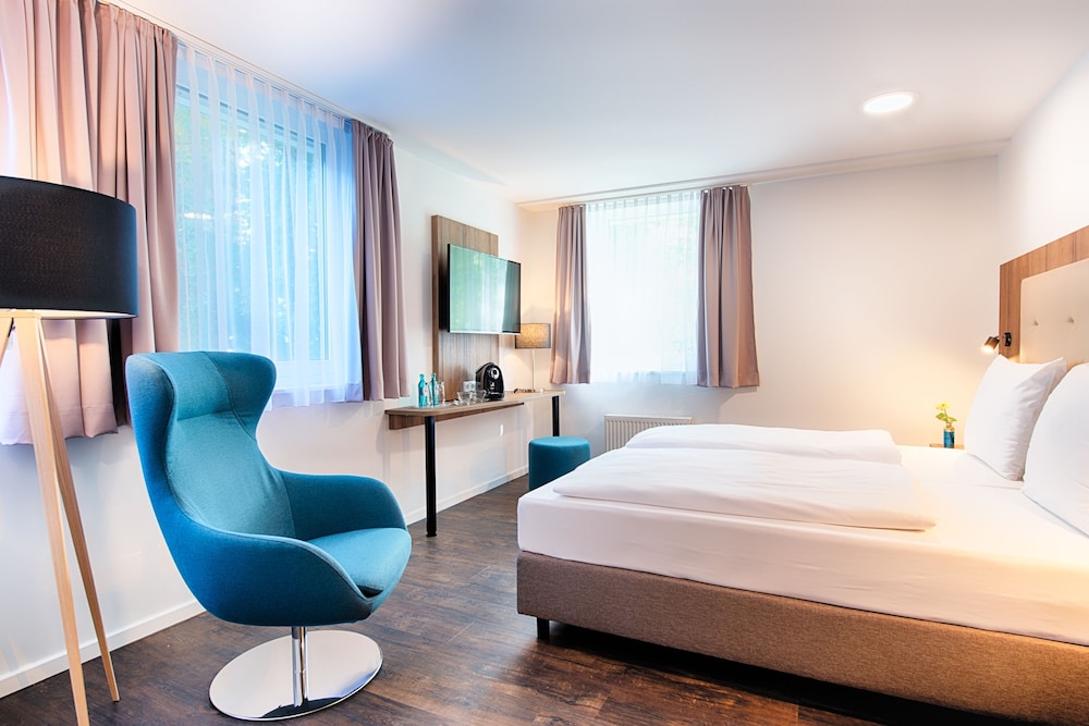 ACHAT Hotel Stuttgart Zuffenhausen 12/80