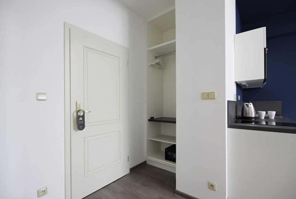 Alveo Suites 45/45
