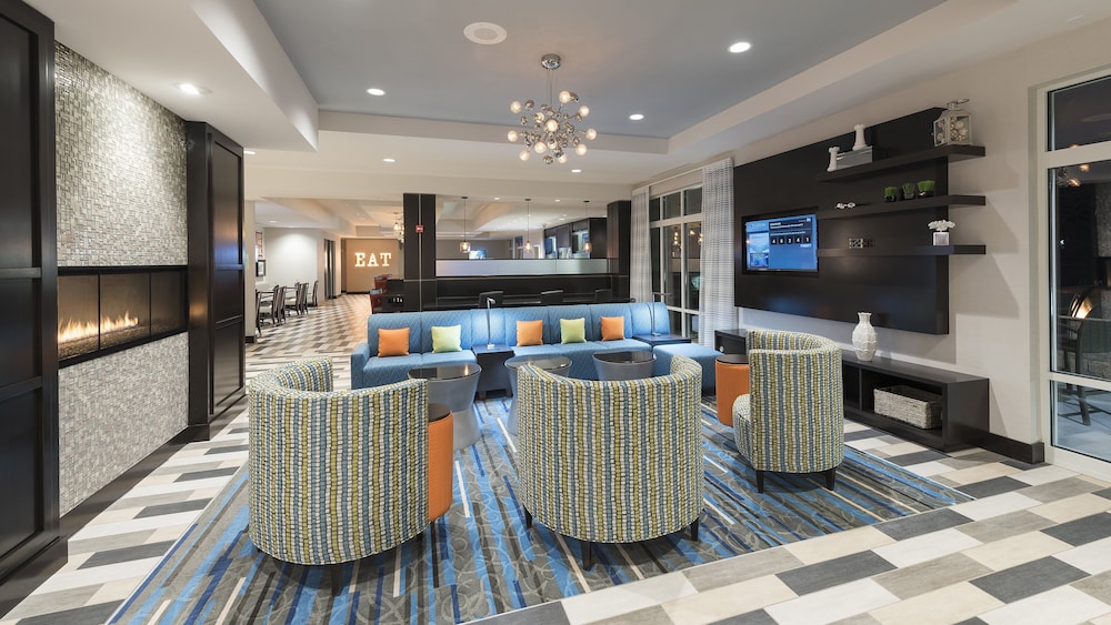 Holiday Inn Indianapolis Airport 46/66