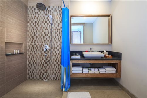 غرفة بسرير مزدوج أو سريرين منفصلين
