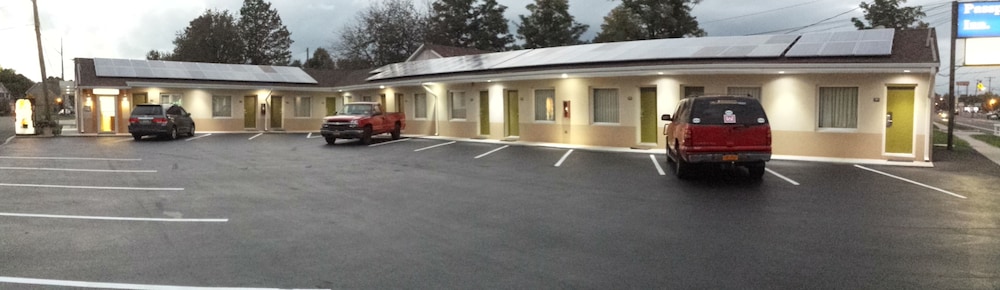Lodge Inn 3/61