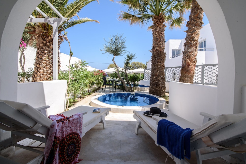 Rk Beach Hotel 37/52