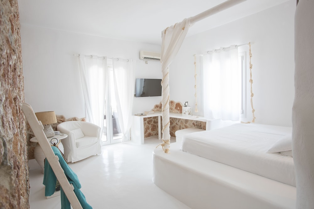 Paros Palace 13/76