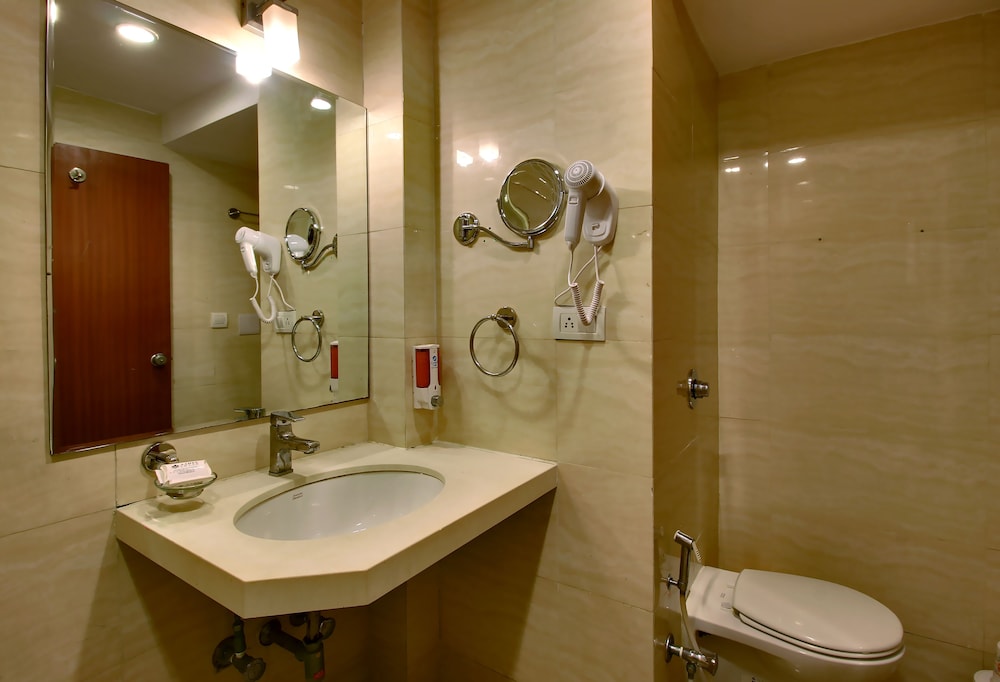 Aarya Grand Hotels Resorts 38/39