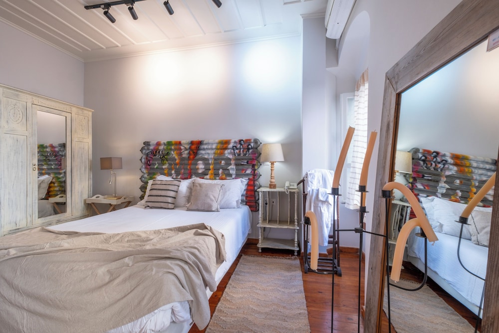 junior suite, Amymone and Adiandi 3/10