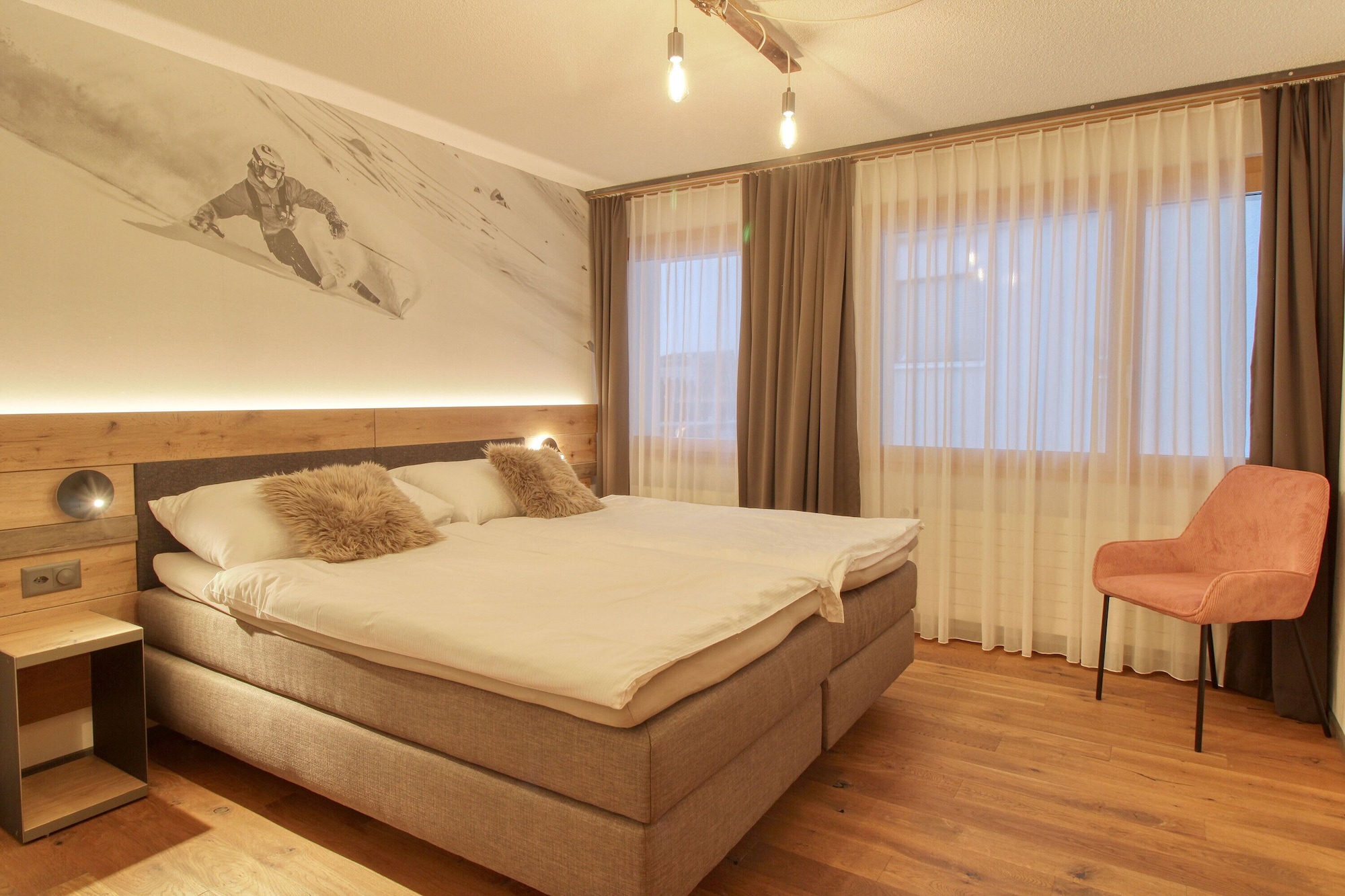 3 Bedrooms, Luxury, Apartment, 6 Beds, Garden Area, Accessible