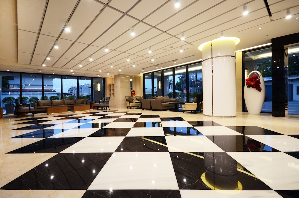 Shiny Ocean Hotel 44/52