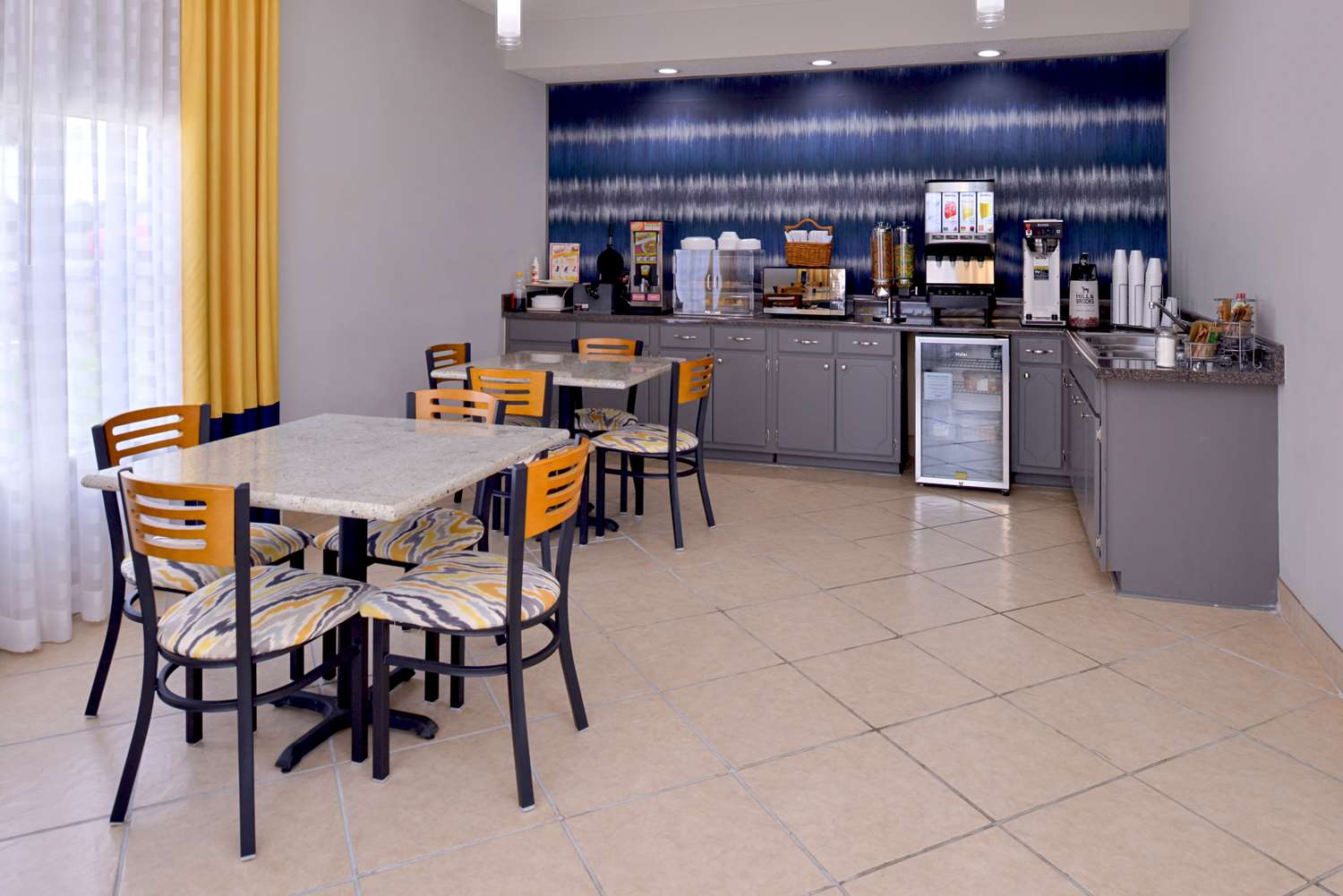 Americas Best Value Inn Monroeville 21/26