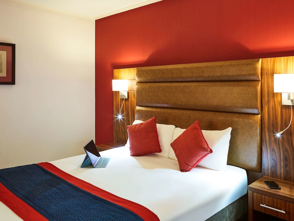 Mercure Newbury West Grange Hotel 19/72