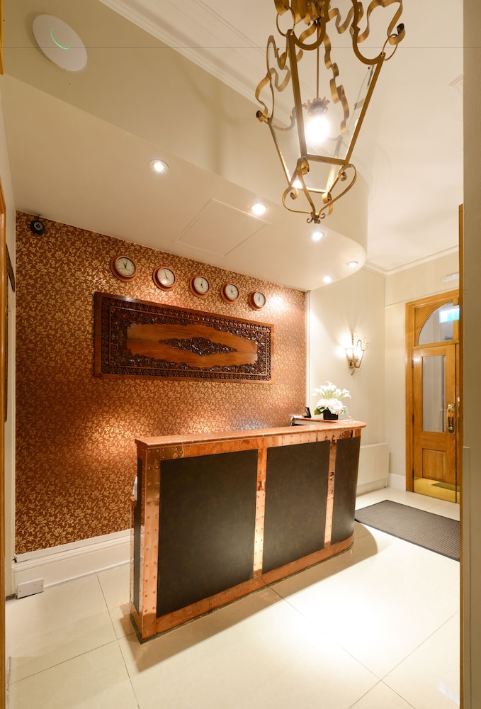 Twenty Nevern Square Hotel 3/49