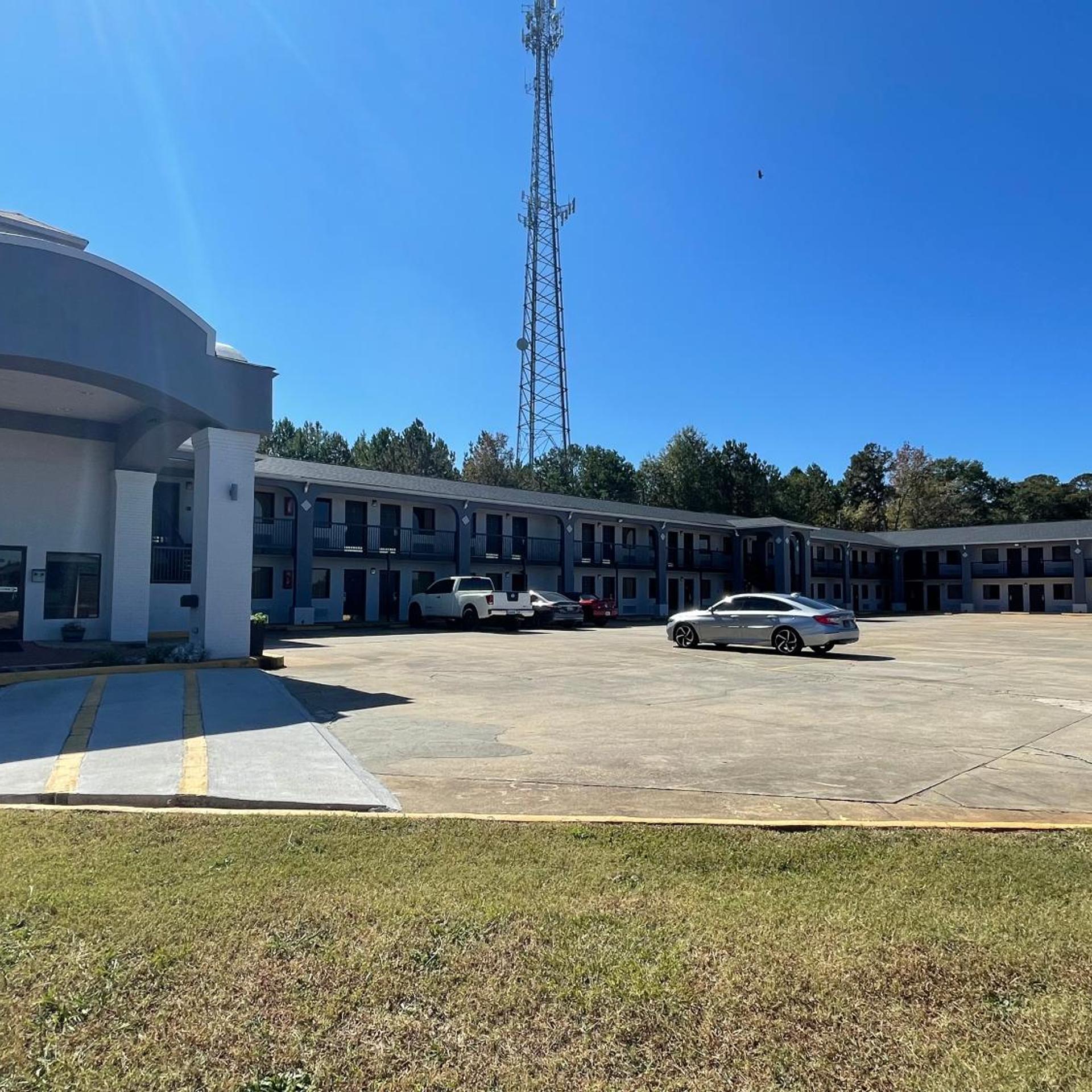GARDEN INN & SUITES HOGANSVILLE 23/29