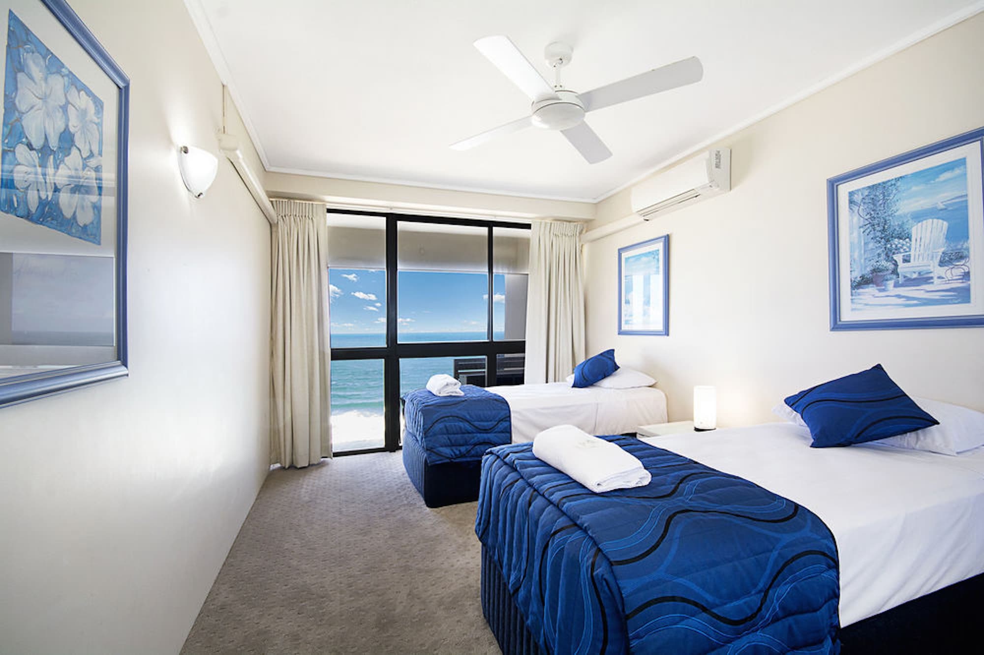 2 Bedrooms, Queen and Twin Beds, Partial Ocean View