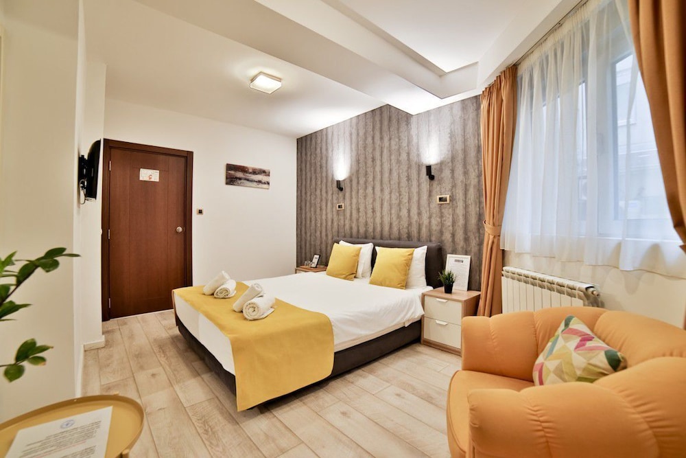 Garni House 46 38/68
