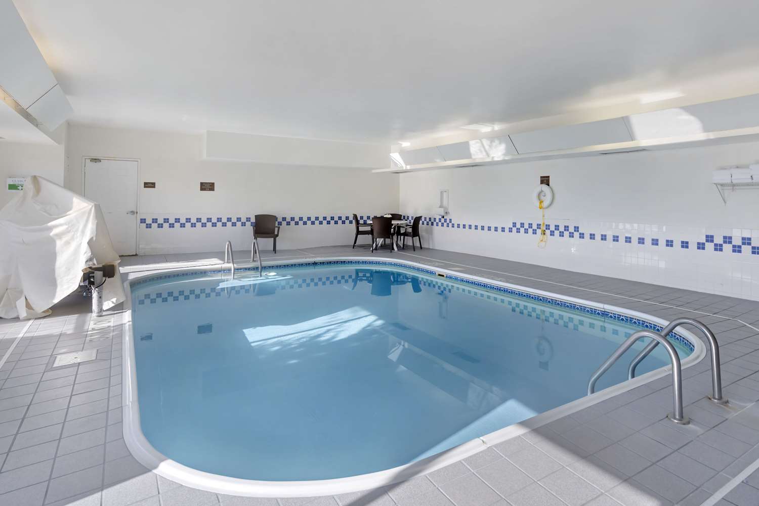 swimming pool spa