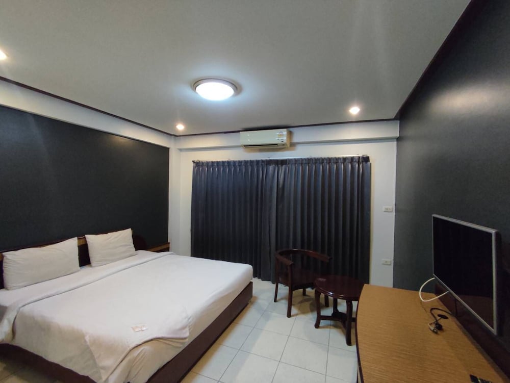 Wangburapa Grand Hotel 15/25