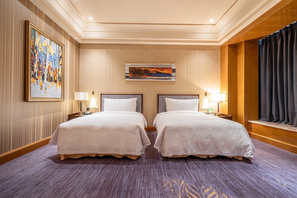 Chateau Star River Shaanxi 12/61