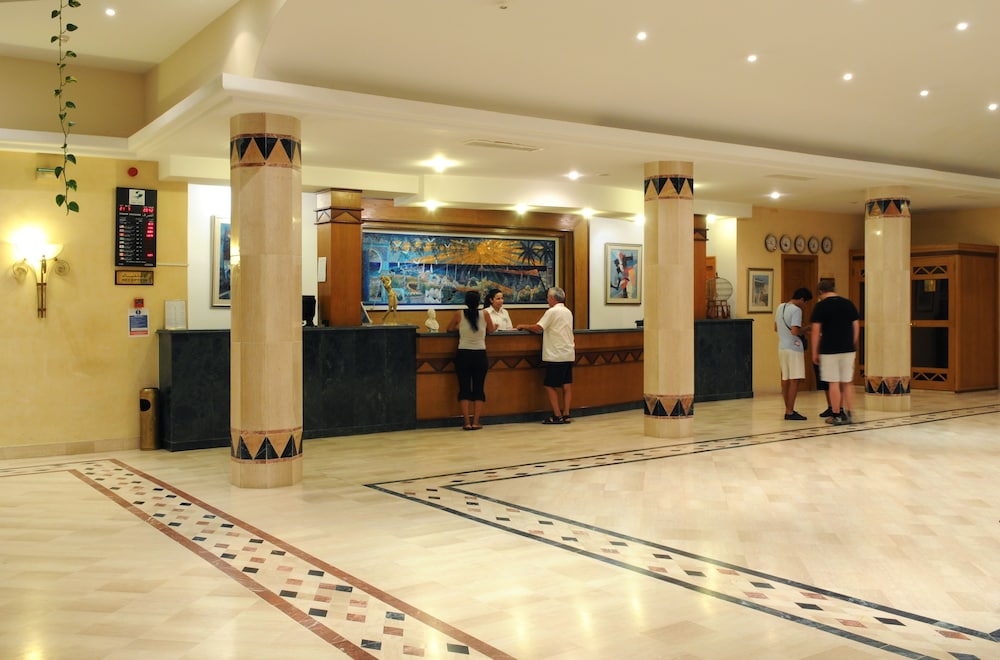 Marina Palace 13/69