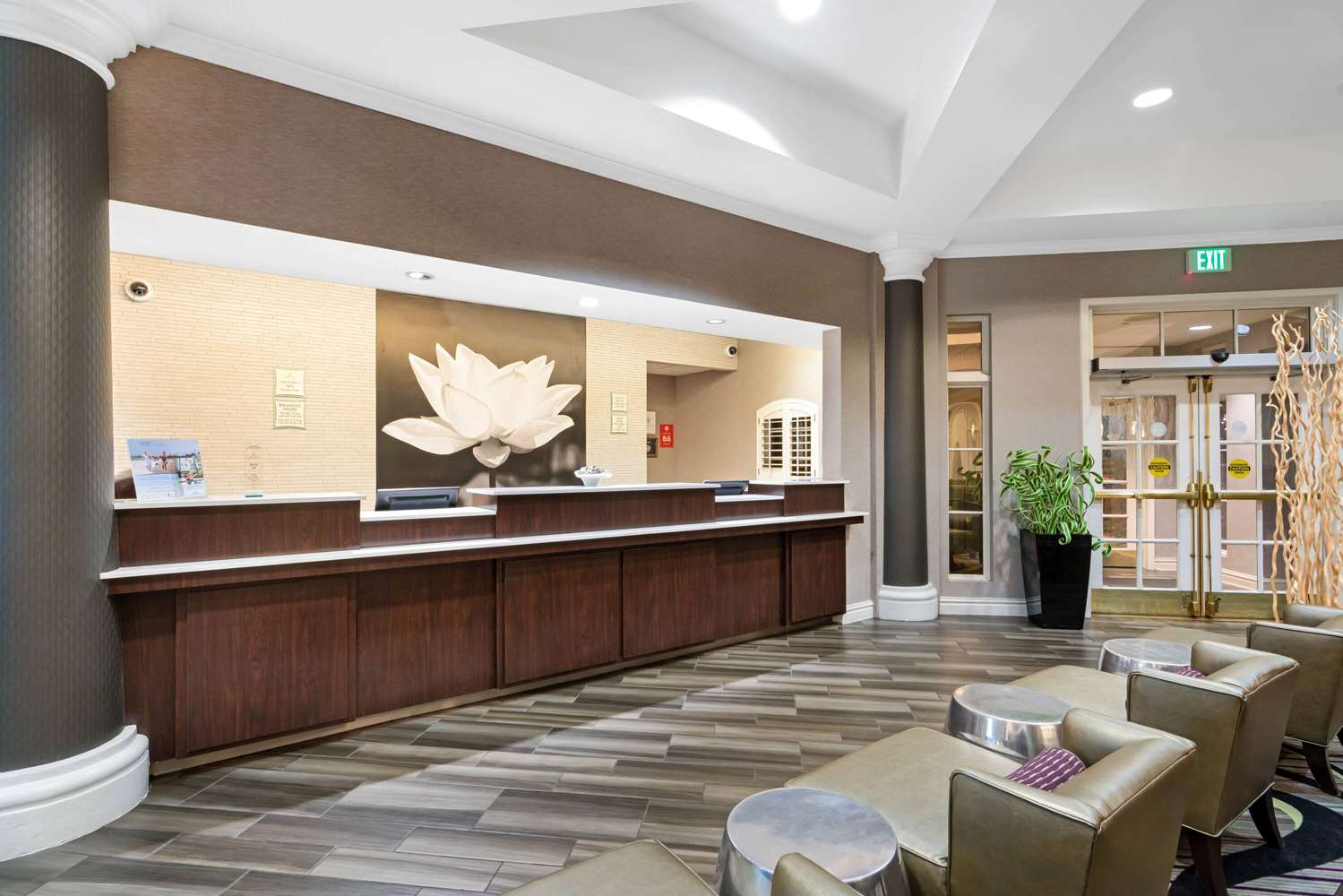 La Quinta Inn Suites By Wyndham Mesa Superstition Springs 7/52