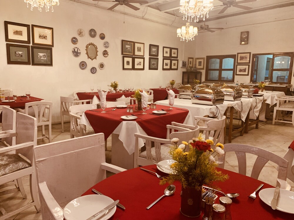 The Elgin Fairlawn Kolkata 43/60