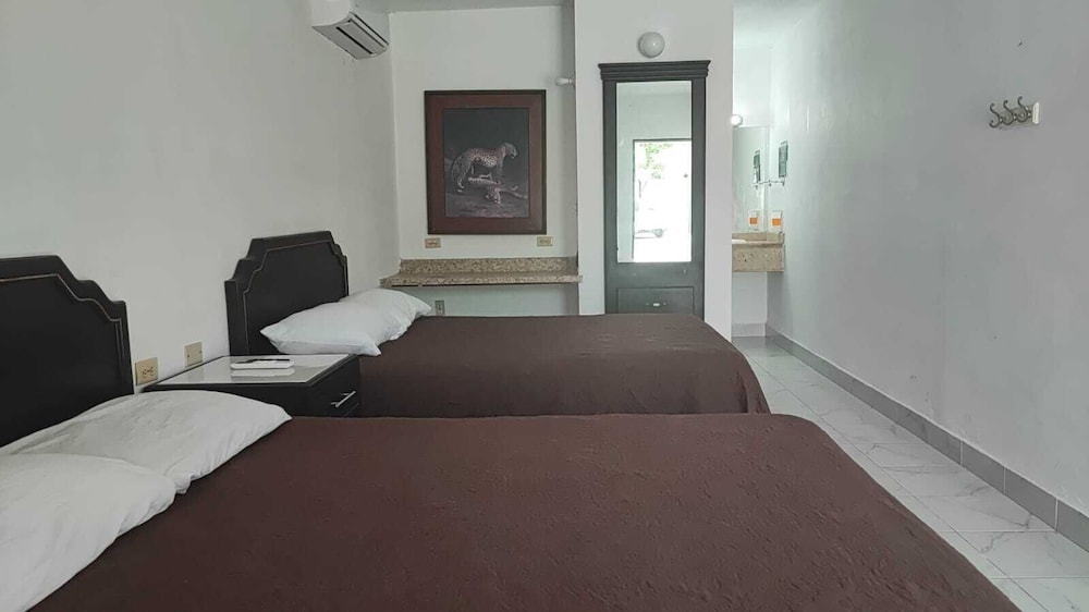 Hotel Estrella 12/34