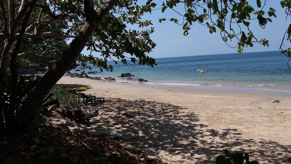 Jungle Hill Beach Bungalow 37/63