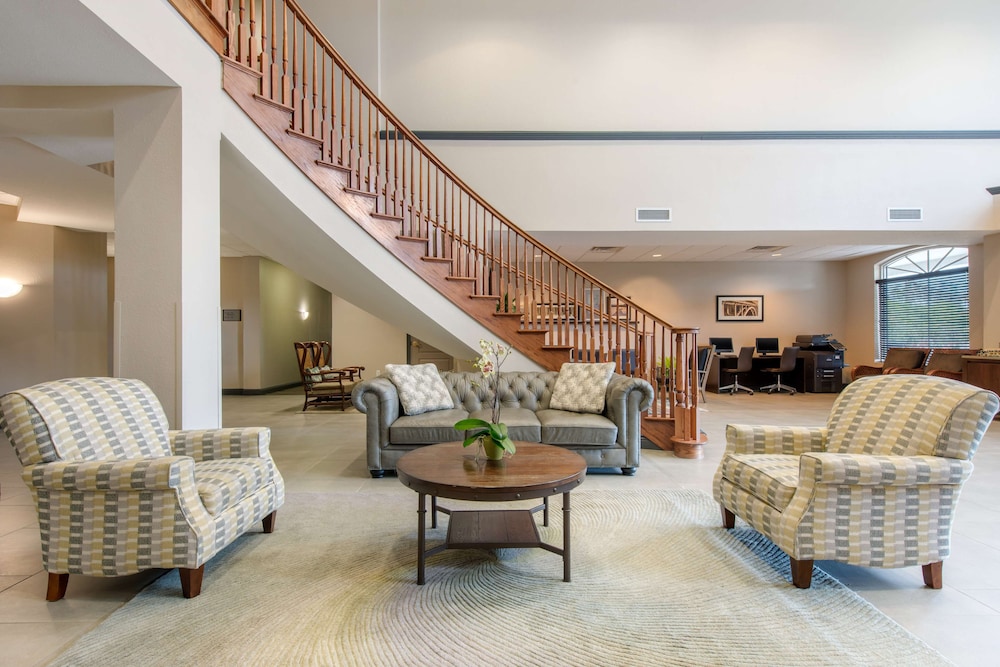 Country Inn & Suites by Radisson, Port Canaveral, FL 30/34