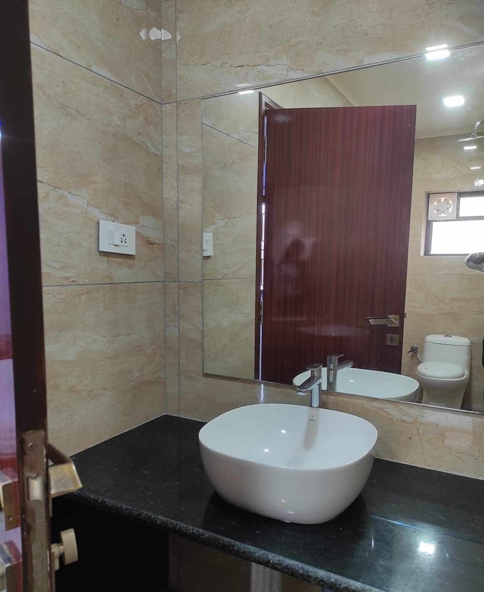 Deluxe, Queen Bed, Hotel Calangute Central 4/5