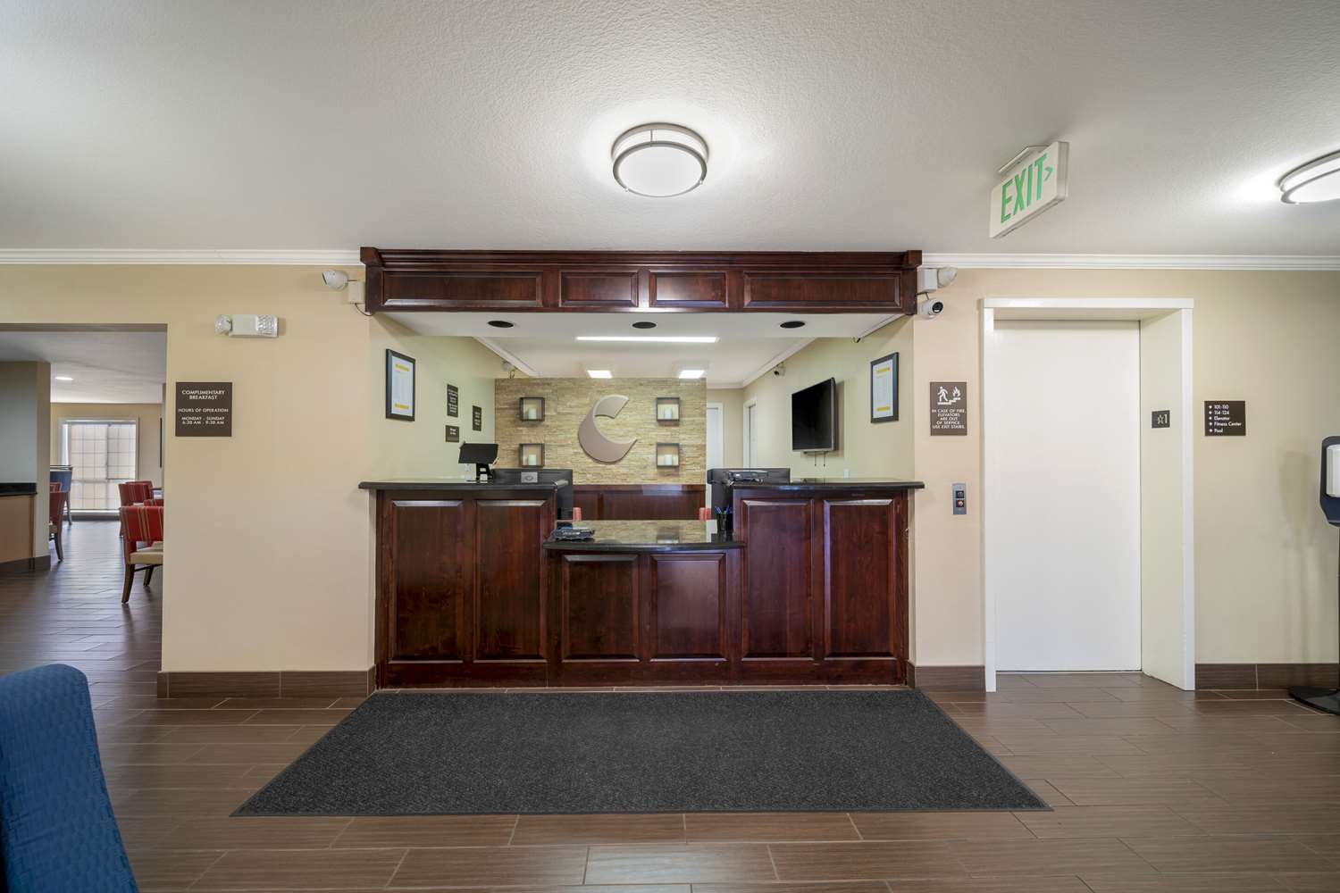 Comfort Suites Red Bluff near I-5 5/34