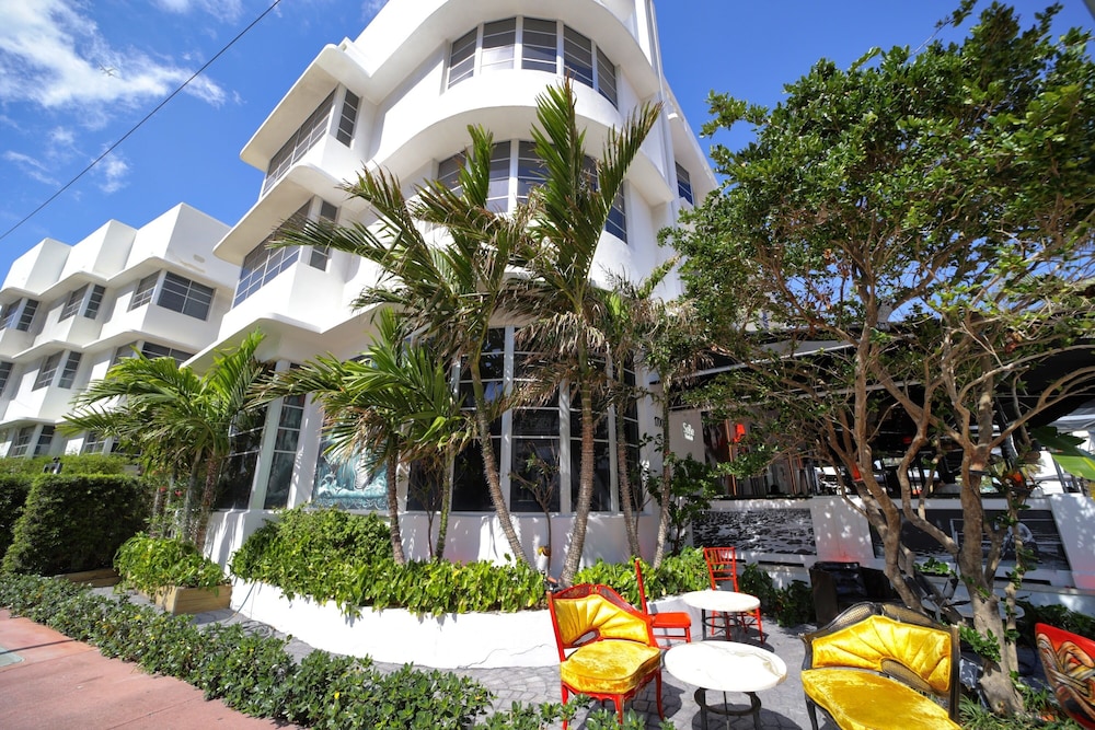 Claremont Hotel Miami Beach 26/37