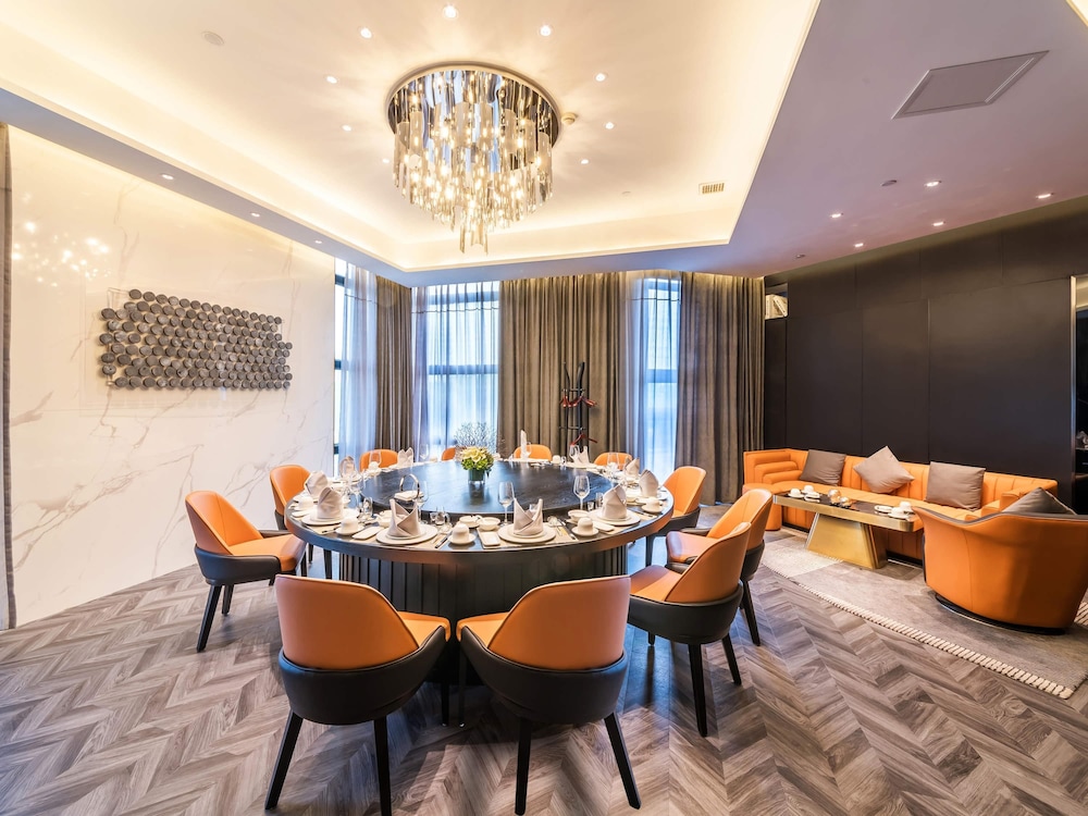 Novotel Zhengzhou Convention Centre 40/49