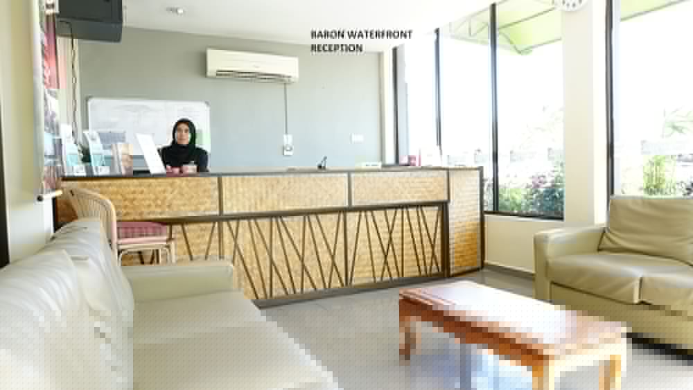 Baron Waterfront Hotel 9/42