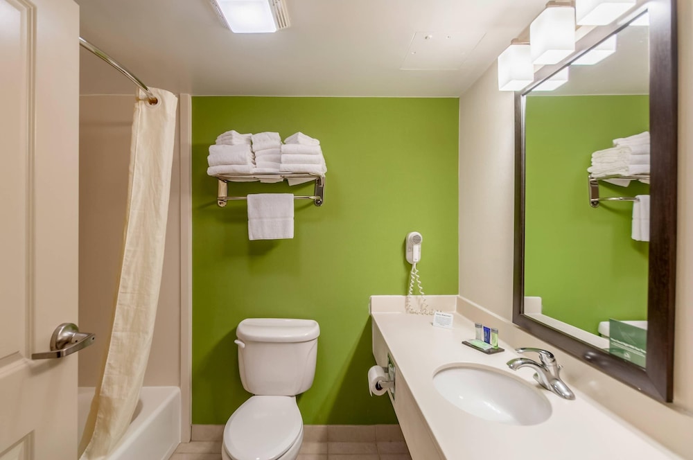 جناح بسريرين مزدوجين مع أريكة، Sleep Inn and Suites Harrisonburg Near University 4/4
